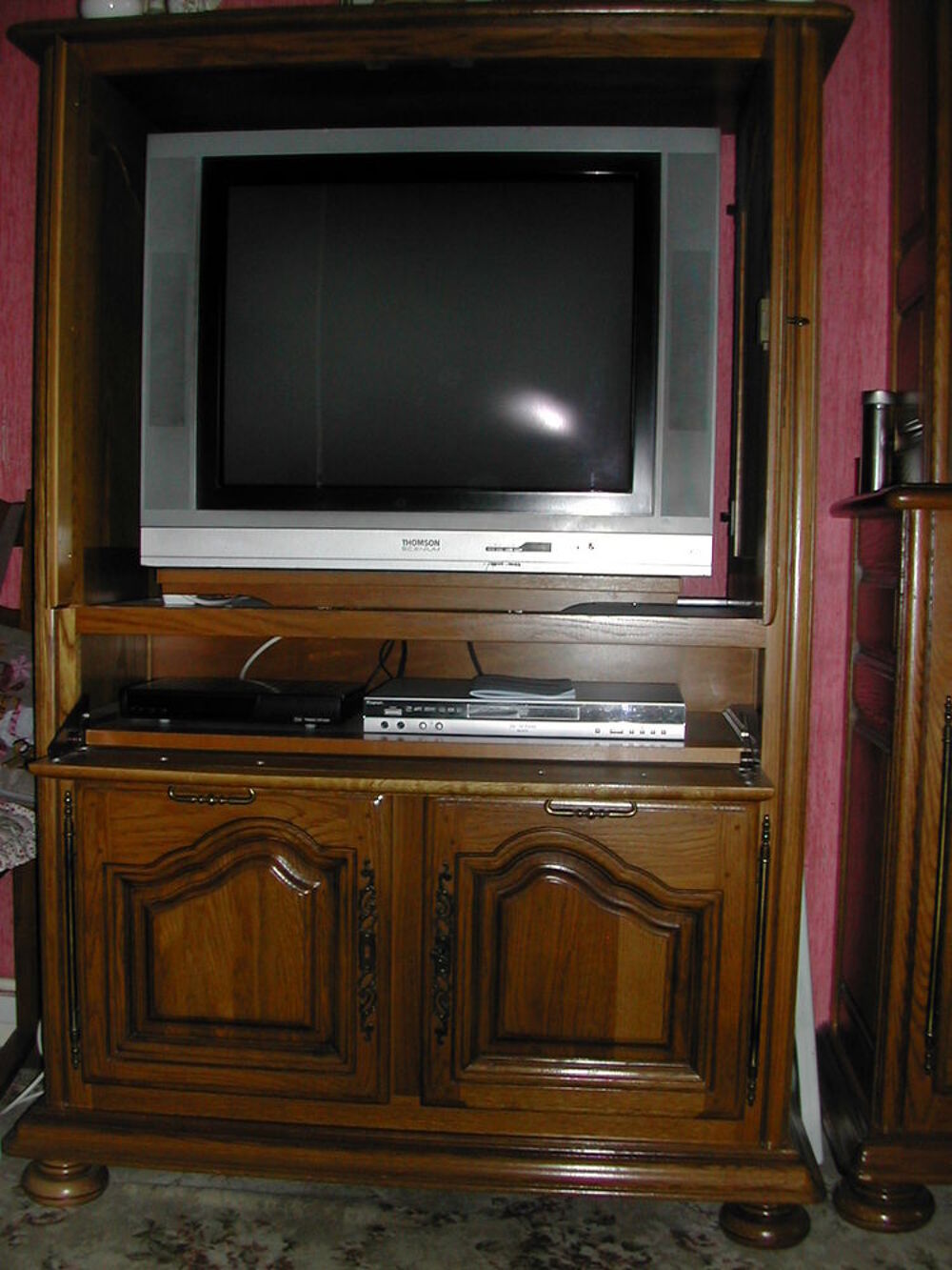 Meuble HI- FI- TV style rustique ch&ecirc;ne clair. TBE Meubles