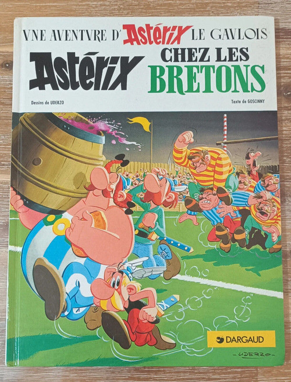 Bande dessin&eacute;e Ast&eacute;rix "Ast&eacute;rix chez les Bretons" Livres et BD