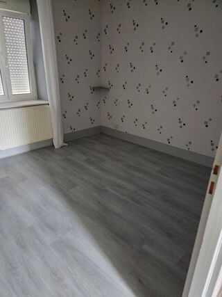  Appartement à louer 4 pièces 99 m² Hadol