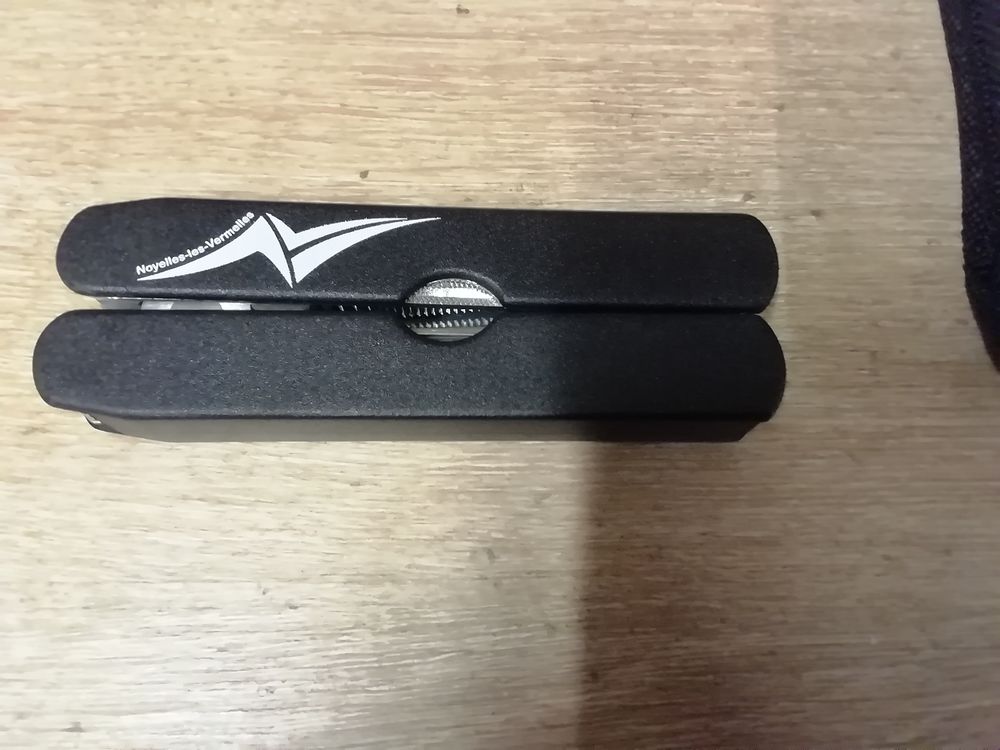 Pince multifonction neuve pour offrir Bricolage