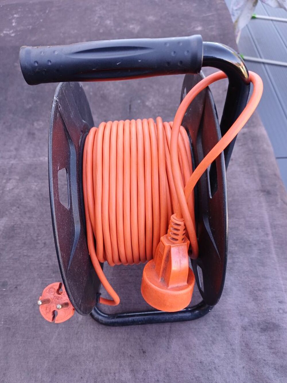 Tondeuse &eacute;lectrique Black et Decker Jardin