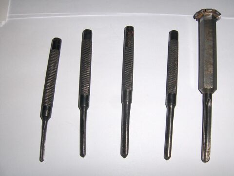 4 tamponnoirs 4 , 5 , 6 et 7 mm  + 1 tamponnoir de 7----- 5 Sauchy-Cauchy (62)