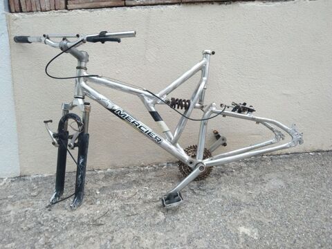 Cadre vélo MERCIER en ALUMINIUM. 30 L Estaque (13)