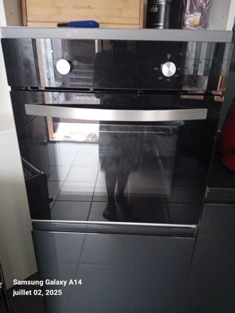 un fours lectrique multifonction en bon tat paiement en main propre 60 Malesherbes (45)