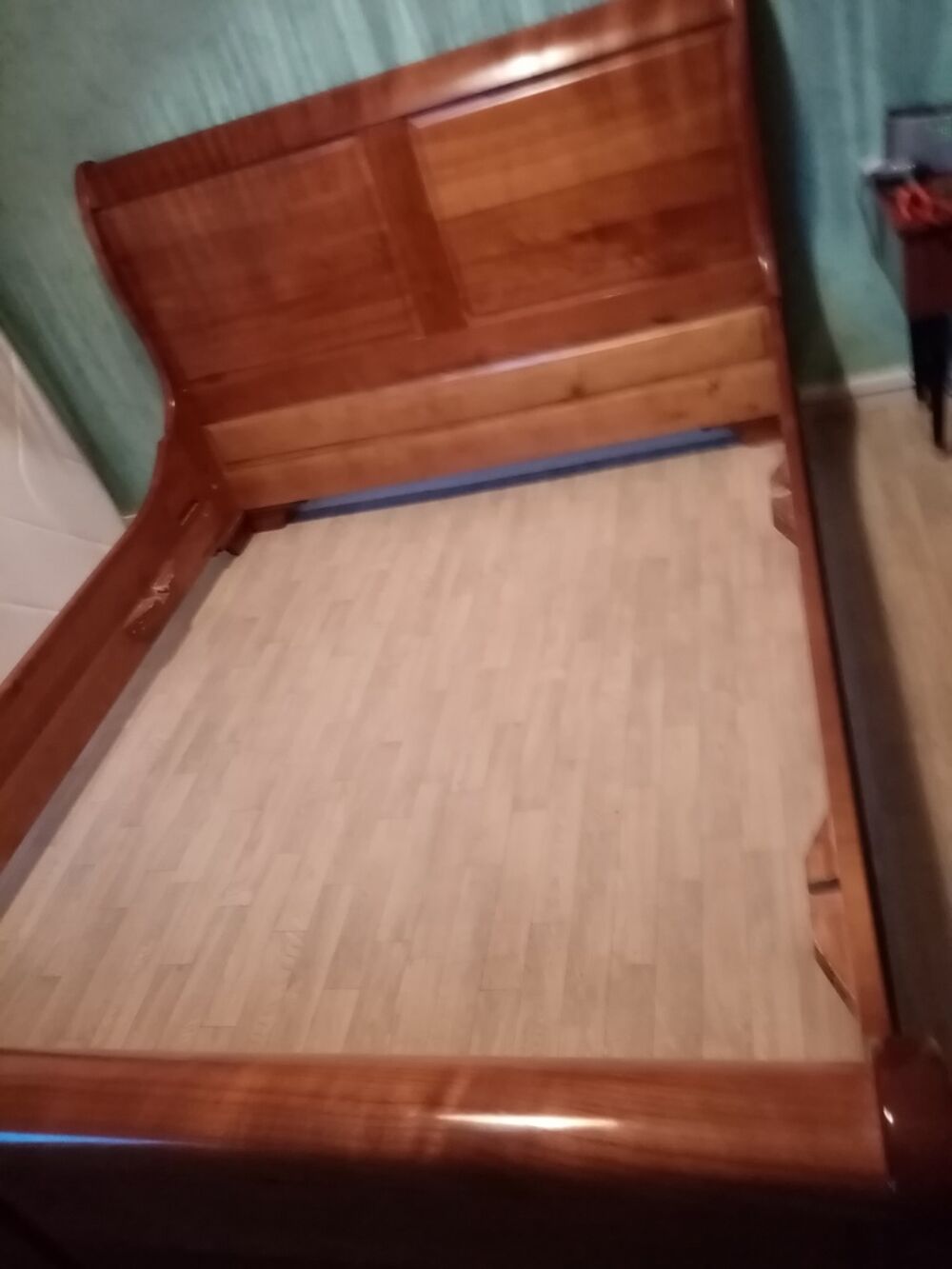 Lit Double en Bois Ch&acirc;taigne Brillant Meubles