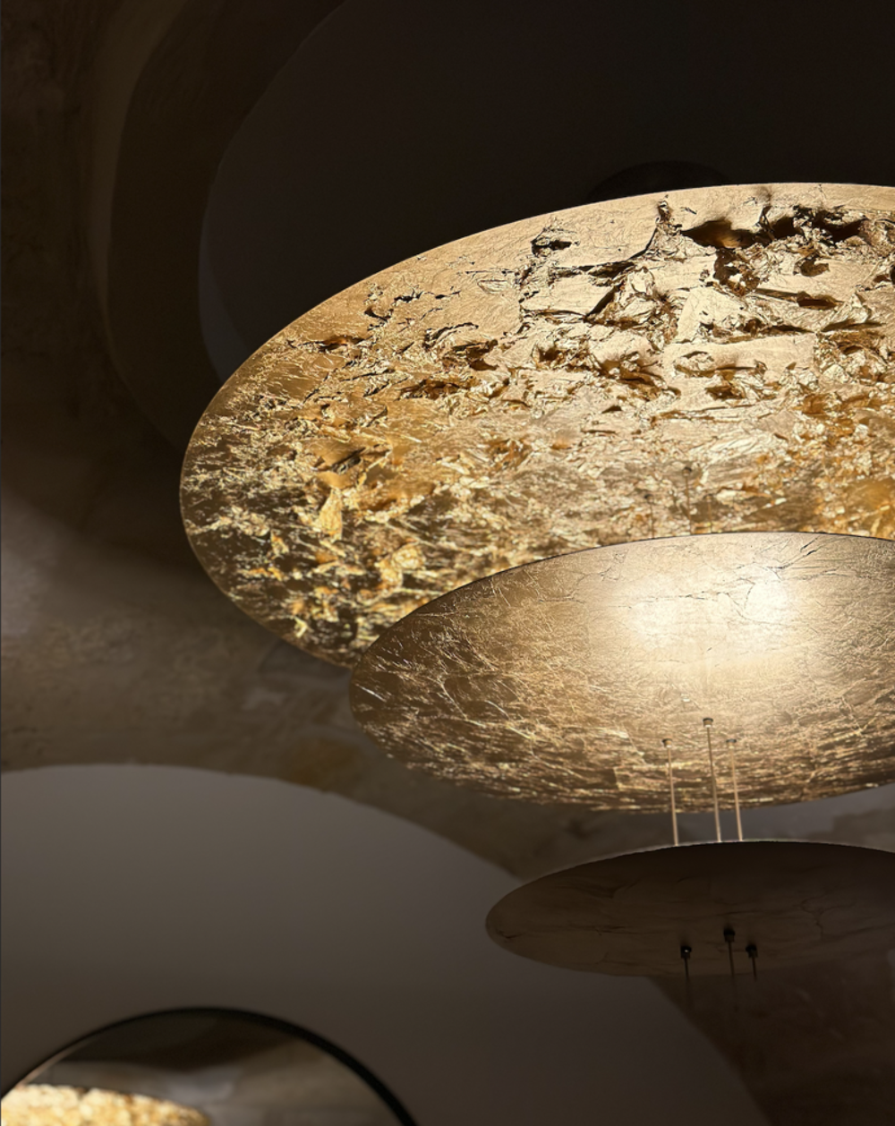 Lustre dor&eacute; feuille d'or design Meubles