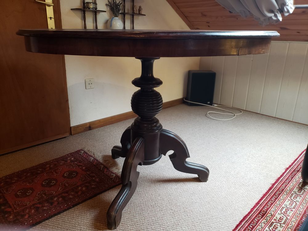 TABLE OVALE Meubles