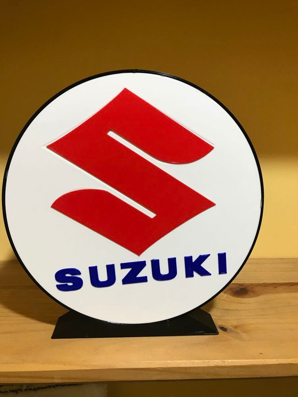 Lampe SUZUKI r&eacute;alis&eacute;e par impression 3 d Décoration
