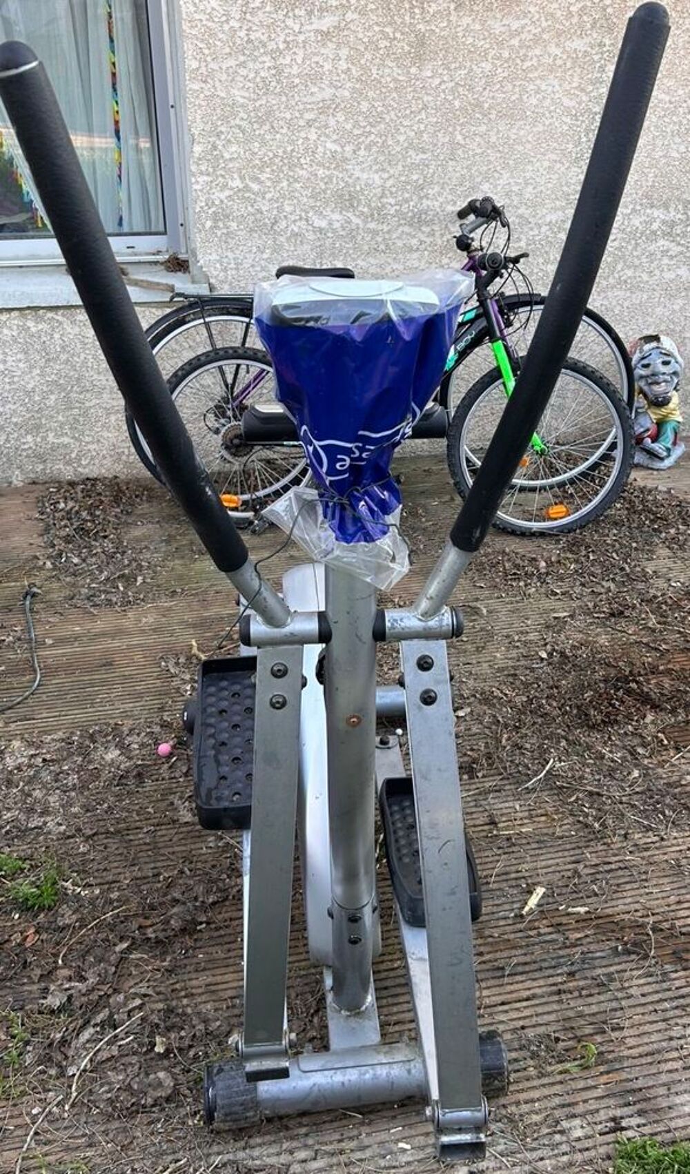 v&eacute;lo elliptique bon etat Sports