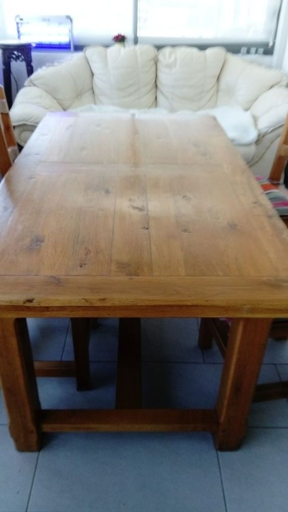 table de ferme et 8 chaises Meubles