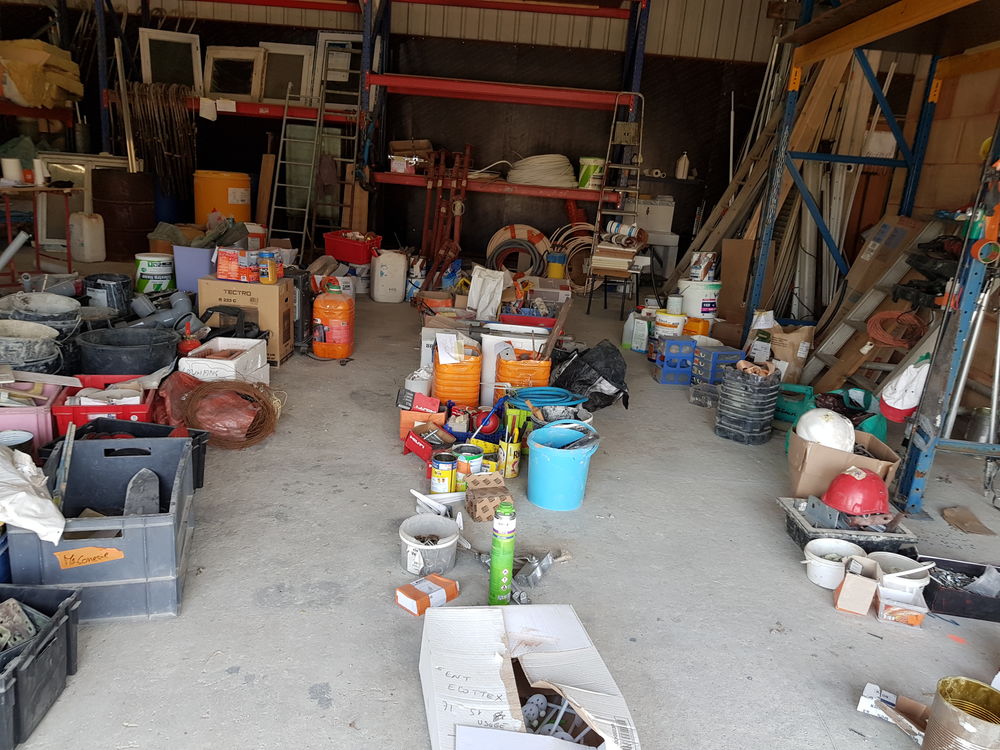 Vide entrep&ocirc;t tout doit dispara&icirc;tre Bricolage