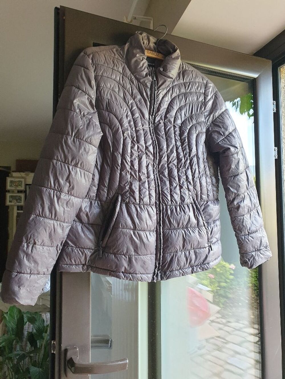 Doudoune l&eacute;g&egrave;re grise ros&eacute;e, Promod, taille 44 Vêtements