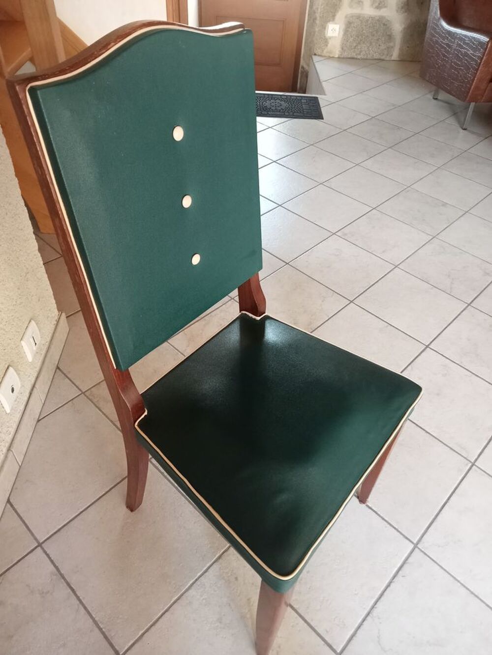6 chaises simili cuir, couleur vert Meubles