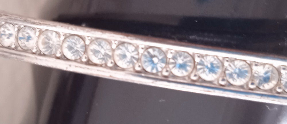 BRACELET SWAROVSKI avec ligne de cristal Bijoux et montres
