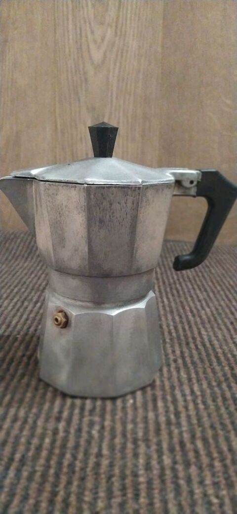 CAFTI�RE ITALIENNE 5 Revest-les-Roches (06)