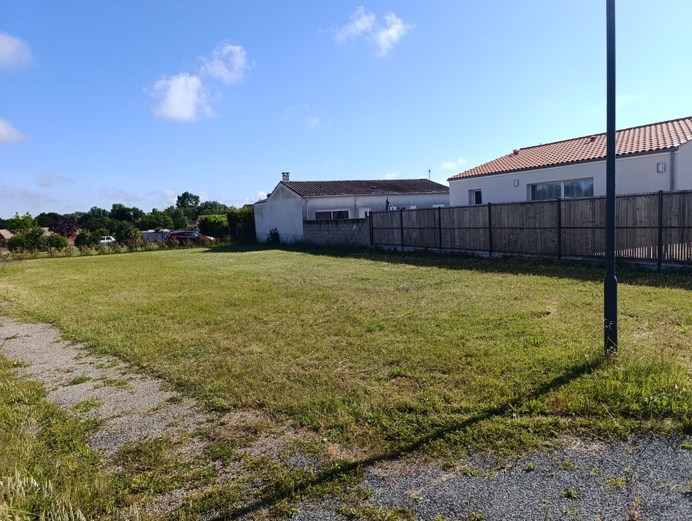 Vente Terrain Terrain constructible de 492m2 Saint-denis-du-pin