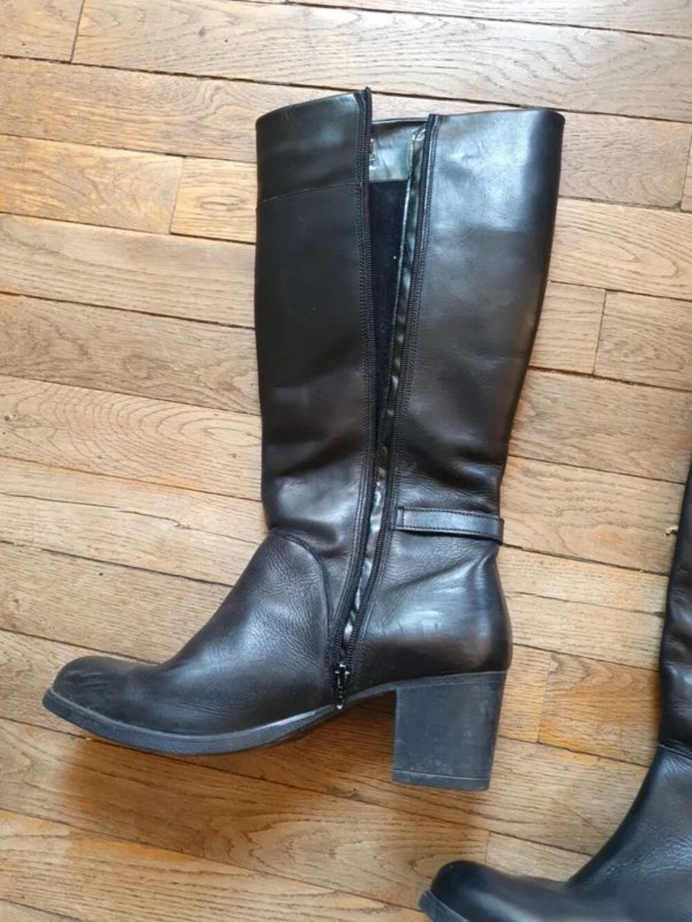 Bottes noires montantes &agrave; talons Tata Italia Chaussures