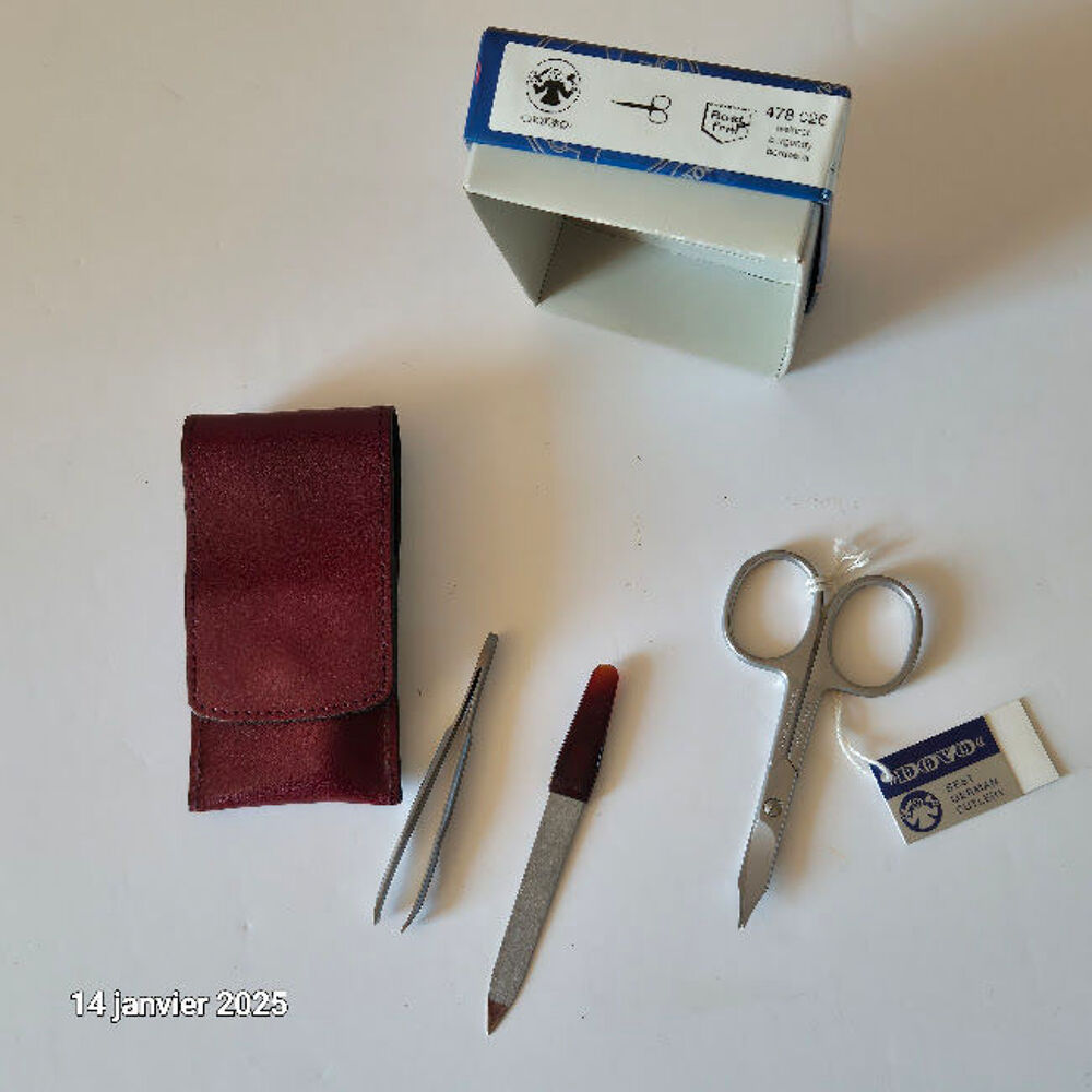 Trousse Manucure Dovo Solingen bordeaux - 4 pi&egrave;ces , qualit&eacute; Maroquinerie