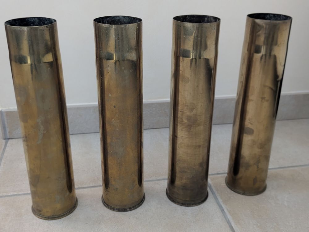 Vases obus en laiton Décoration