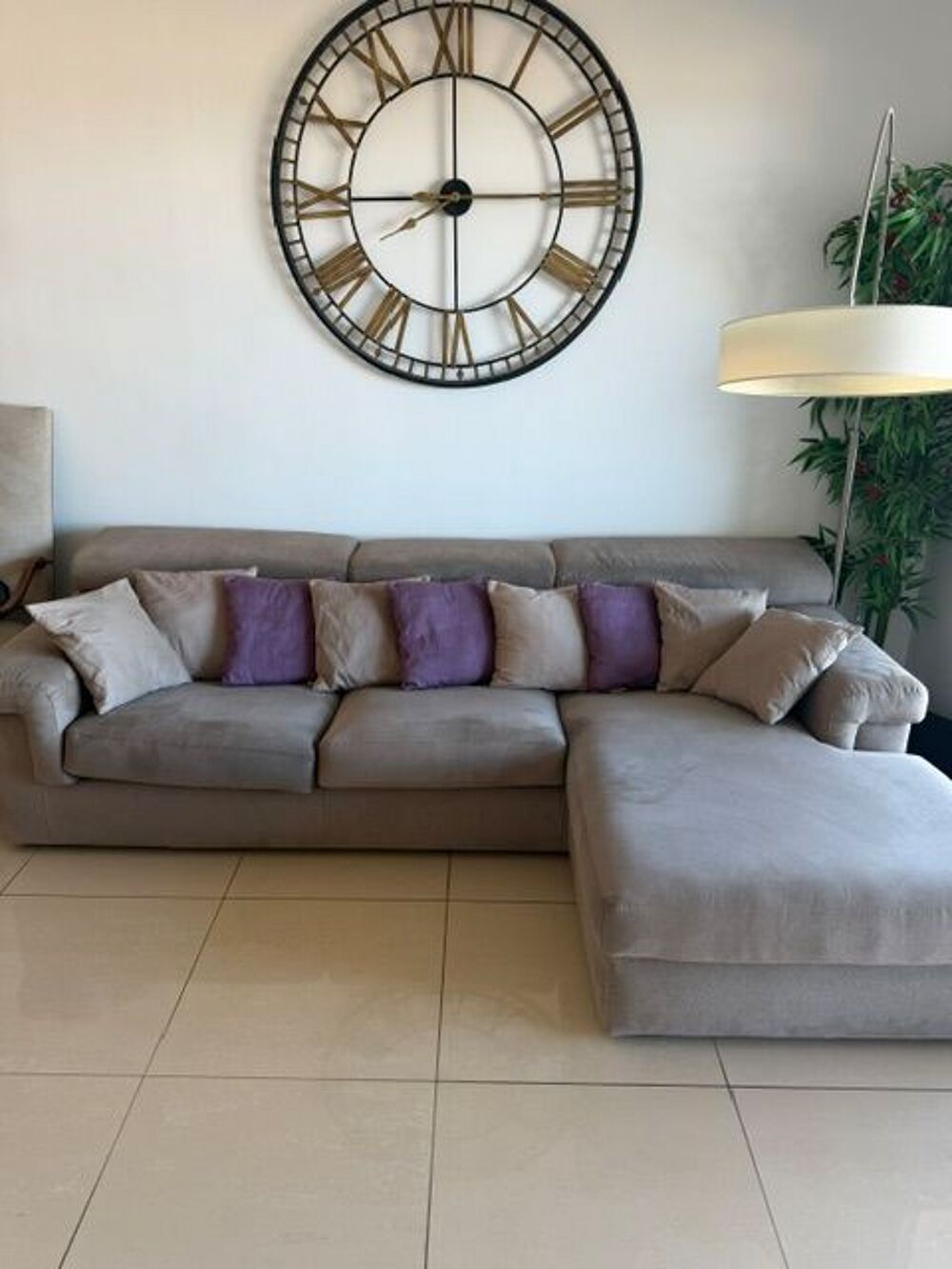 GRAND CANAPE D'ANGLE TISSU BEIGE
Meubles