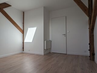  Duplex/triplex à louer 2 pièces 76 m² Ruffec