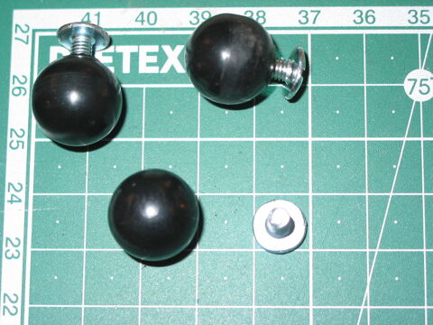 PI�CE DE LAMPE PIROUETT 1 un bouton ROND 15 mm anti brulure 5 Marseille 13 (13)