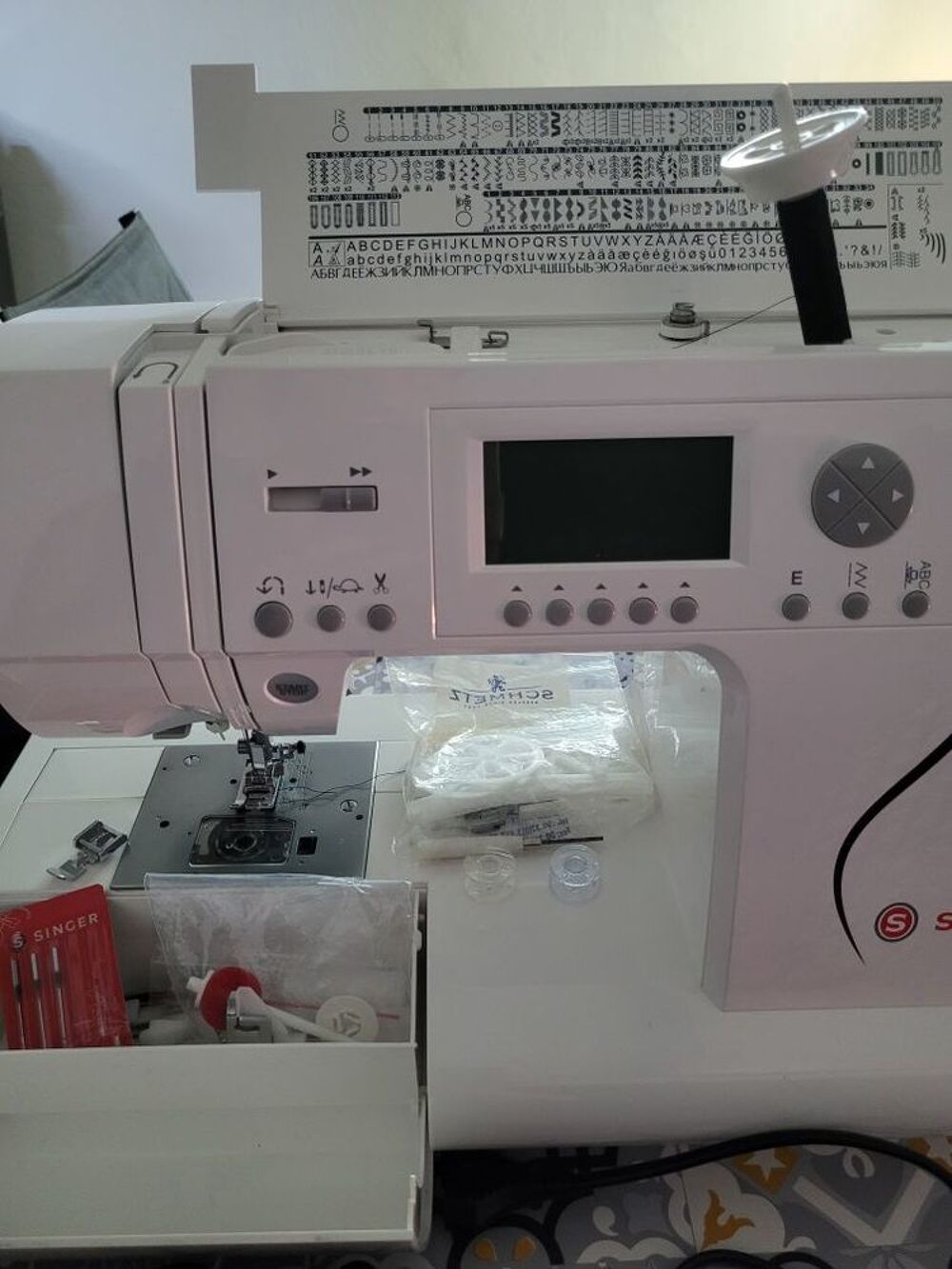 Machine &agrave; coudre singer 4300 Décoration