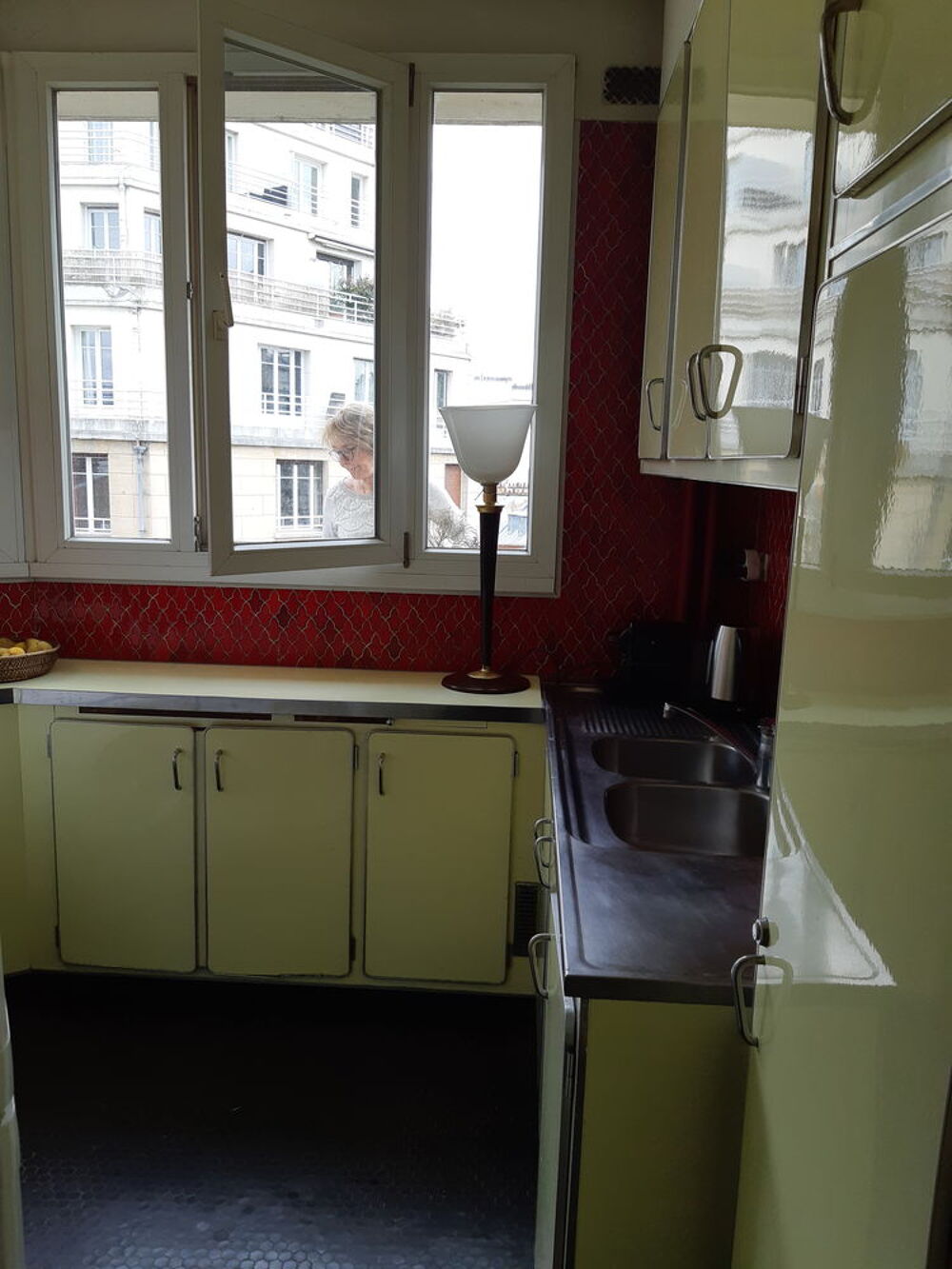 meubles de cuisine vintage , formica jaune, interieur bois, Meubles