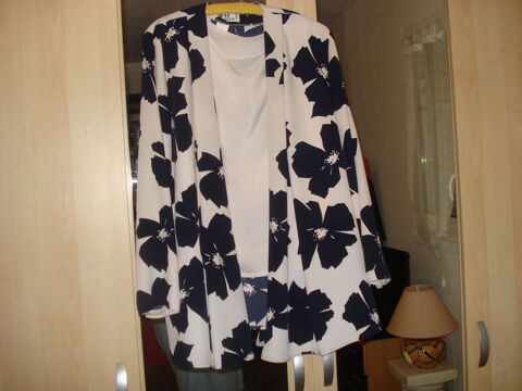 jolie ensemble tres belle qualite  marine et rose tres pale  15 Miramont-de-Guyenne (47)