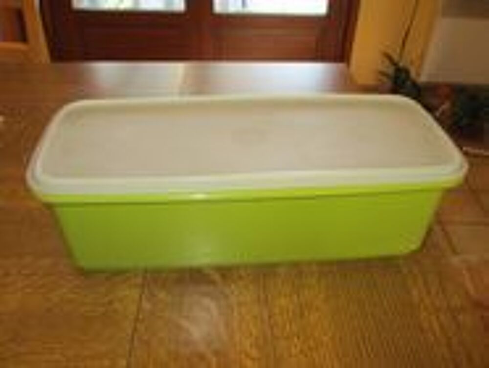 Boite &agrave; l&eacute;gumes rectangulaire verte a&eacute;ration tupperware Décoration