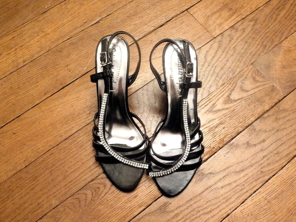 Escarpins Ouverts Talons Noir &agrave; Strass-Neuf- Delicious Angel Chaussures