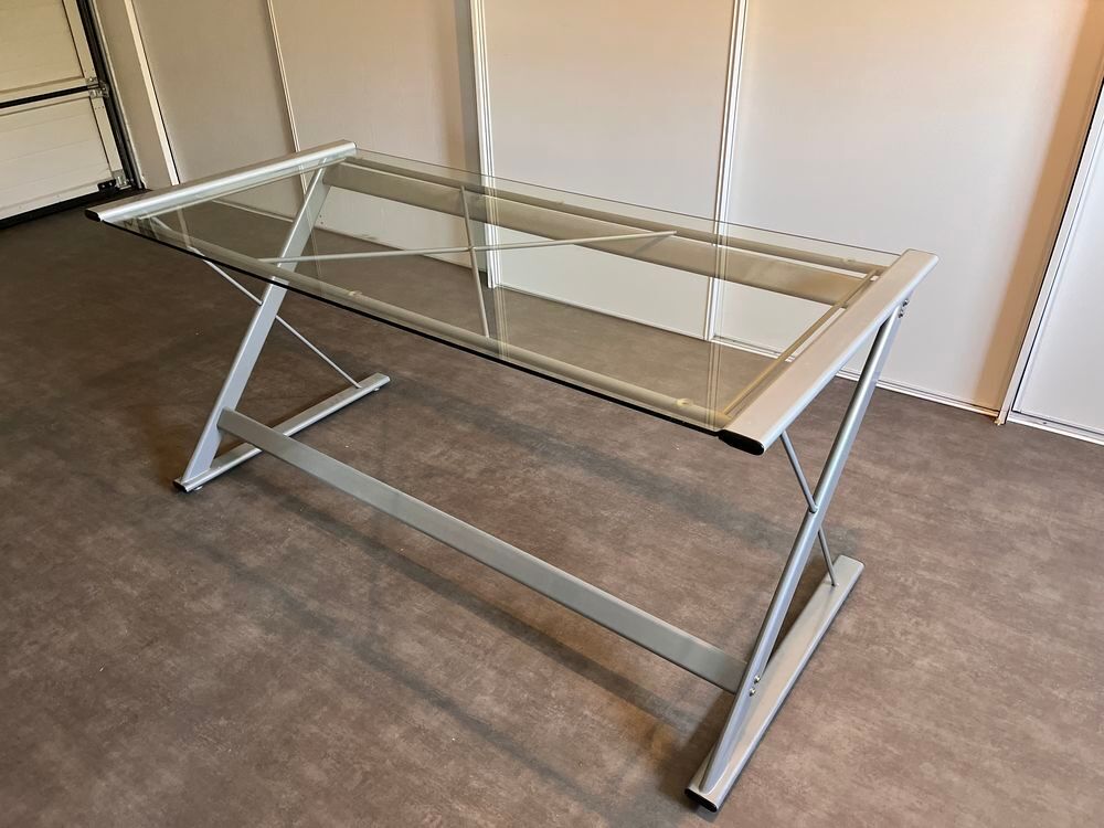 Bureau en verre et aluminium Meubles