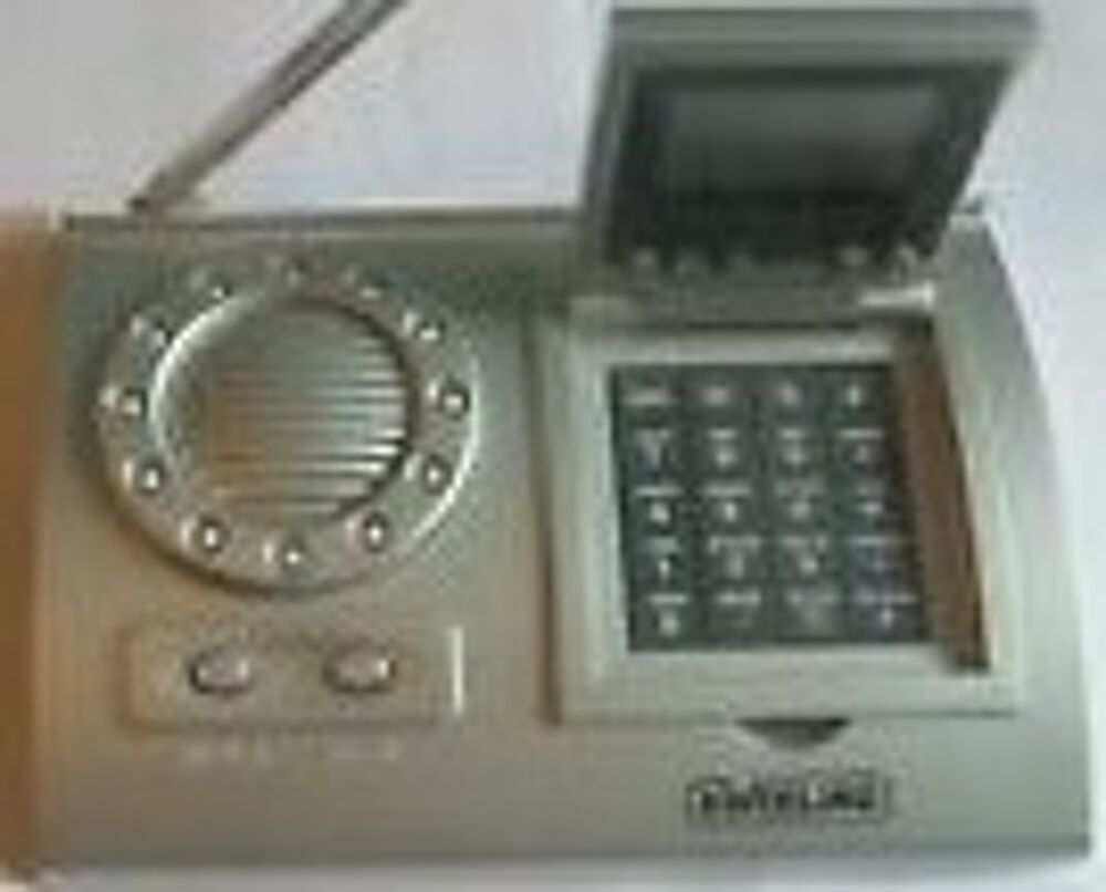Radio R&eacute;veil , Calendrier, calculatrice NEUF Photos/Video/TV