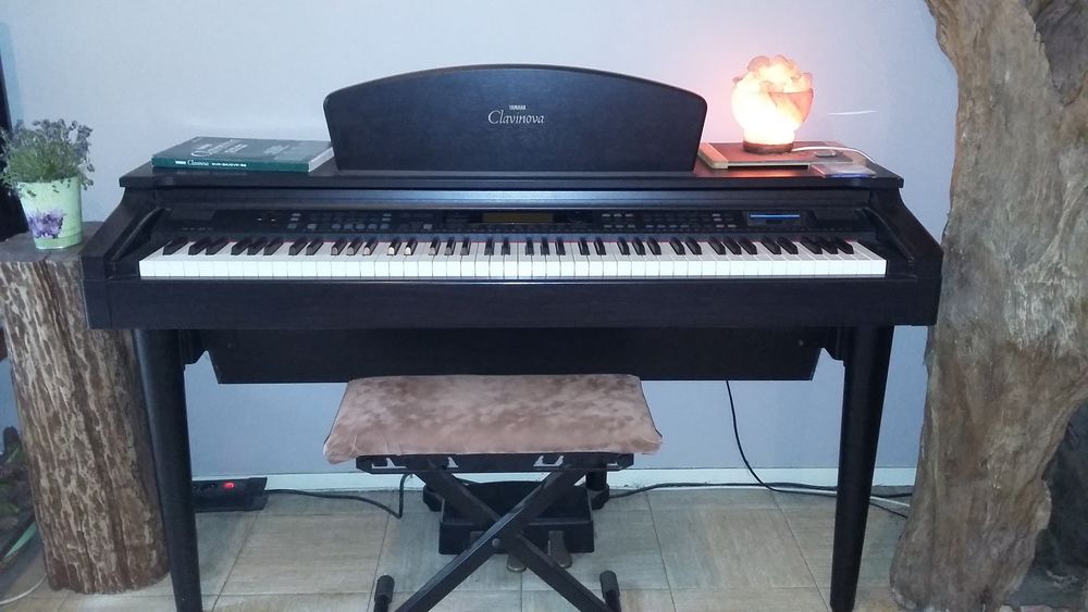 Piano num&eacute;rique Yamaha Clavinova CVP 88 touches Instruments de musique