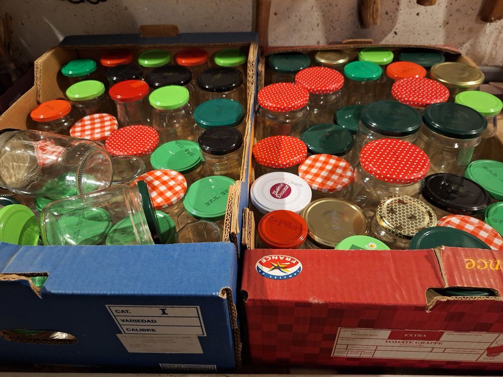 BOCAUX VERRE. 
Id&eacute;al pour conserves, confitures ou autres.
Cuisine