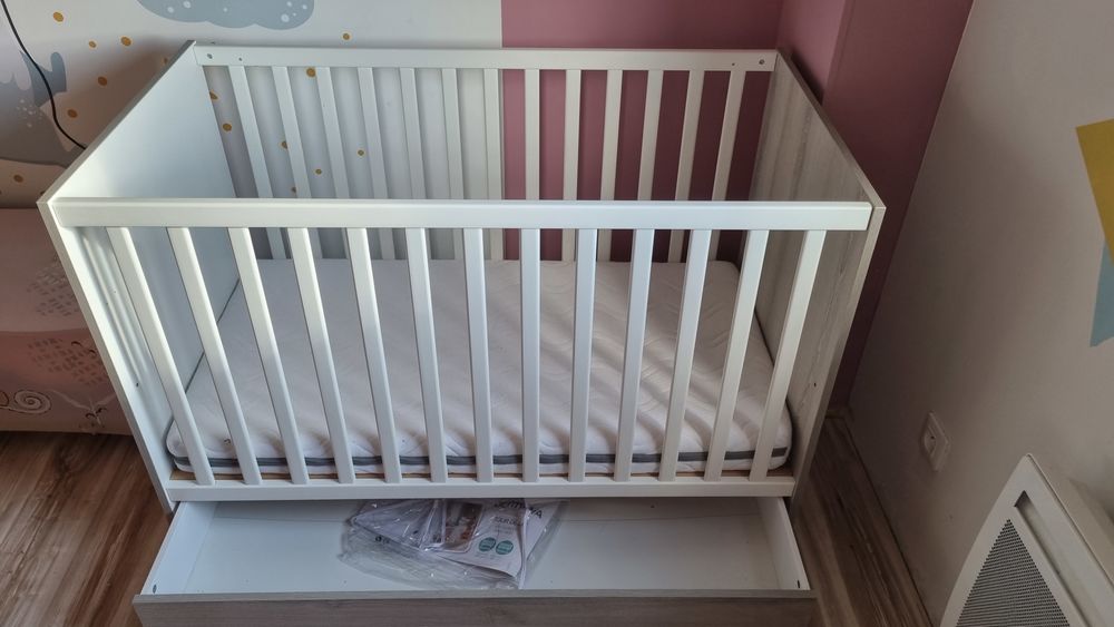 Lit b&eacute;b&eacute; + matelas Puriculture