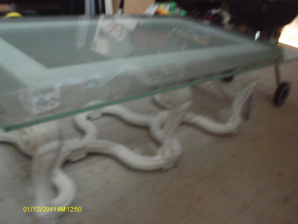 table basse dessus pave de verre bizote de qualite Meubles