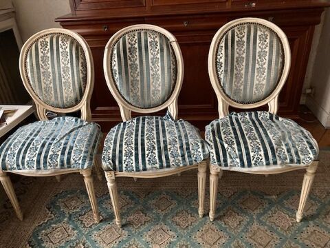 CHAISES 
120 Issy-les-Moulineaux (92)