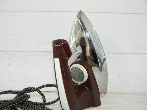 Fer  repasser des annes 60/70 - TRES BON ETAT 19 Mrignac (33)