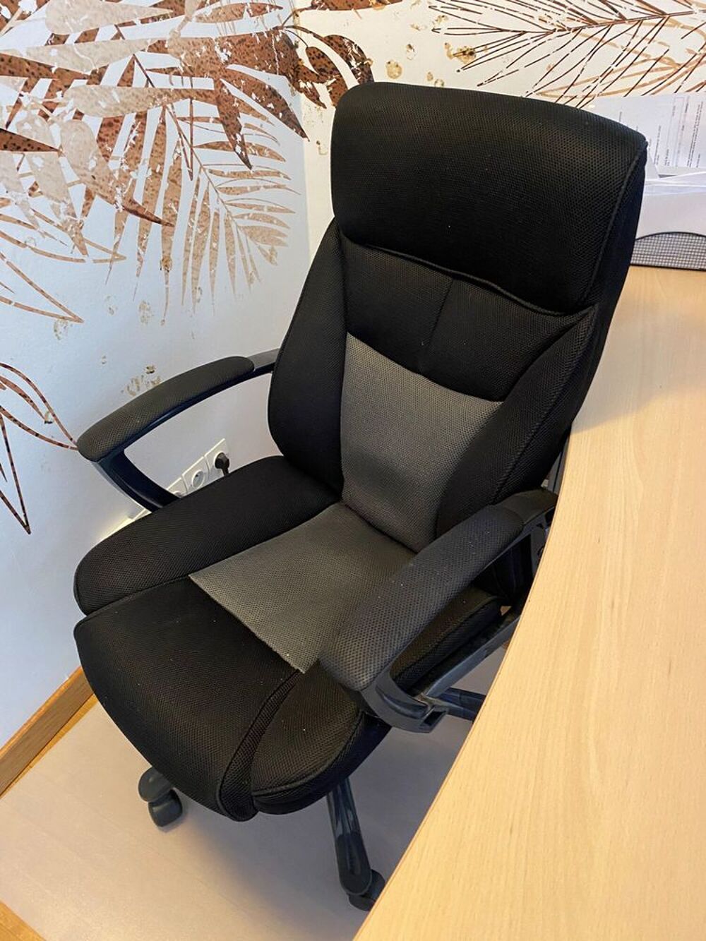 Chaise de bureau ergonomique noir - Dossier haut - R&eacute;glable Meubles