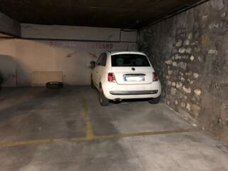  Parking / Garage � vendre 9 m� Paris