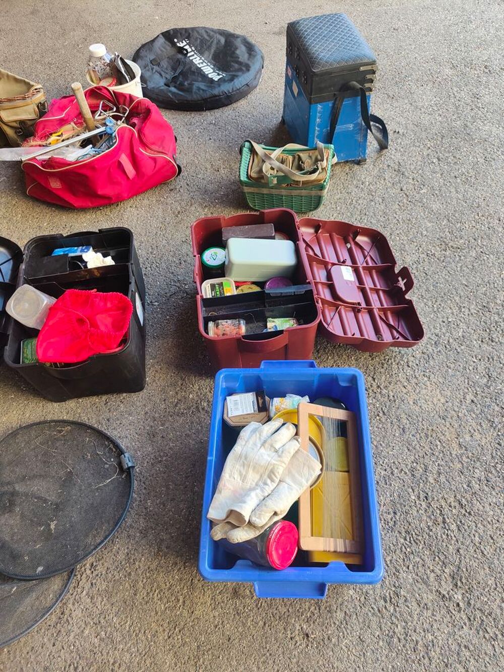 Lot complet de mat&eacute;riel de p&ecirc;che ? &eacute;tang, rivi&egrave;re et bateau Sports