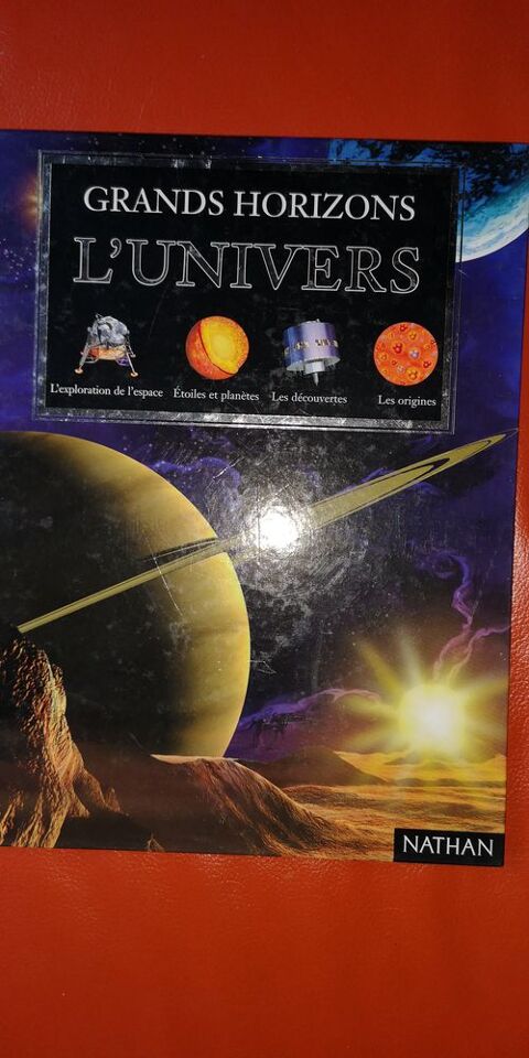 Livre L'UNIVERS - ds 8 ans  10 Izon (33)
