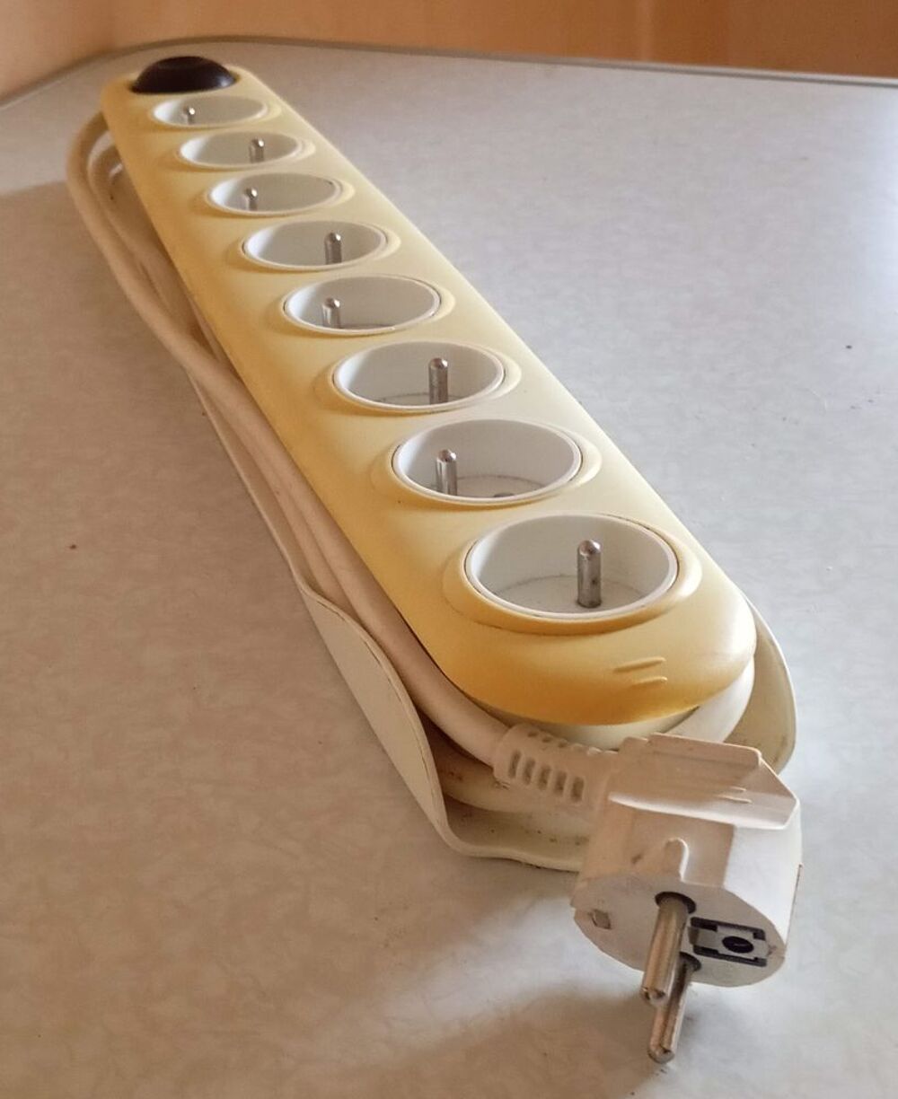 Multiprises 8 sorties Bricolage