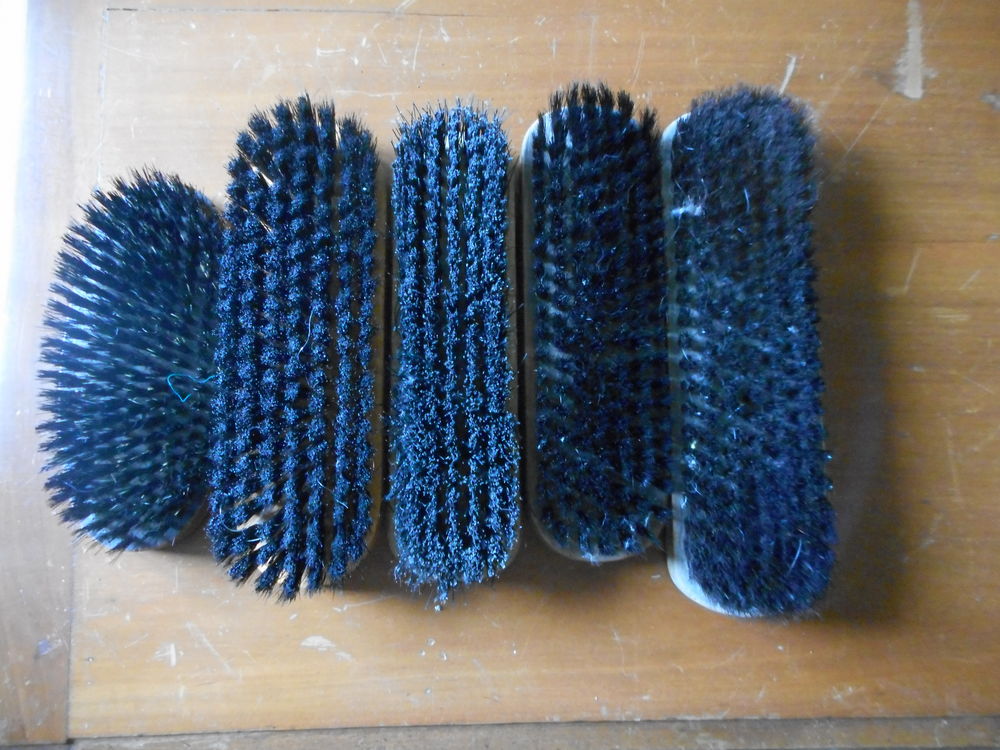 Saisissez le titre de votre objet.Lot de 5 anciennes brosses Bricolage