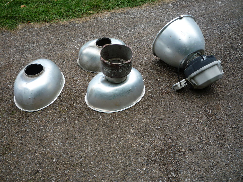 Projecteur vintage
37cm x 50cm x 19,5cm (3) 10€ pi&egrave;ce
Bricolage
