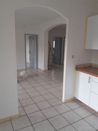  Appartement à louer 4 pièces 85 m²