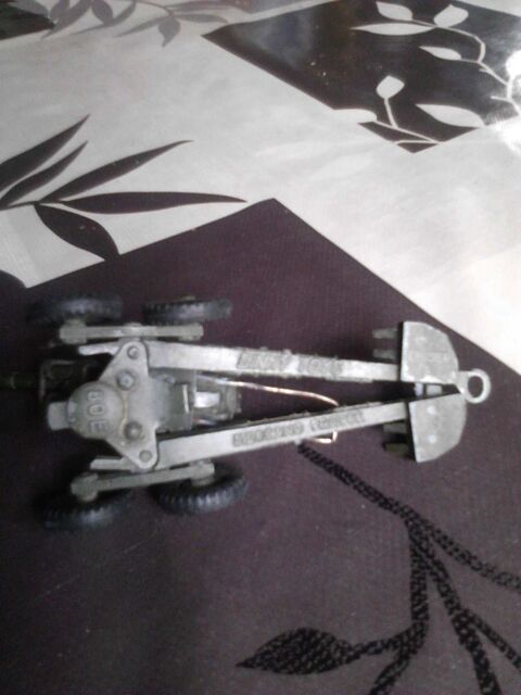 Obusier 80E dinky toys n°155 30 Avermes (03)