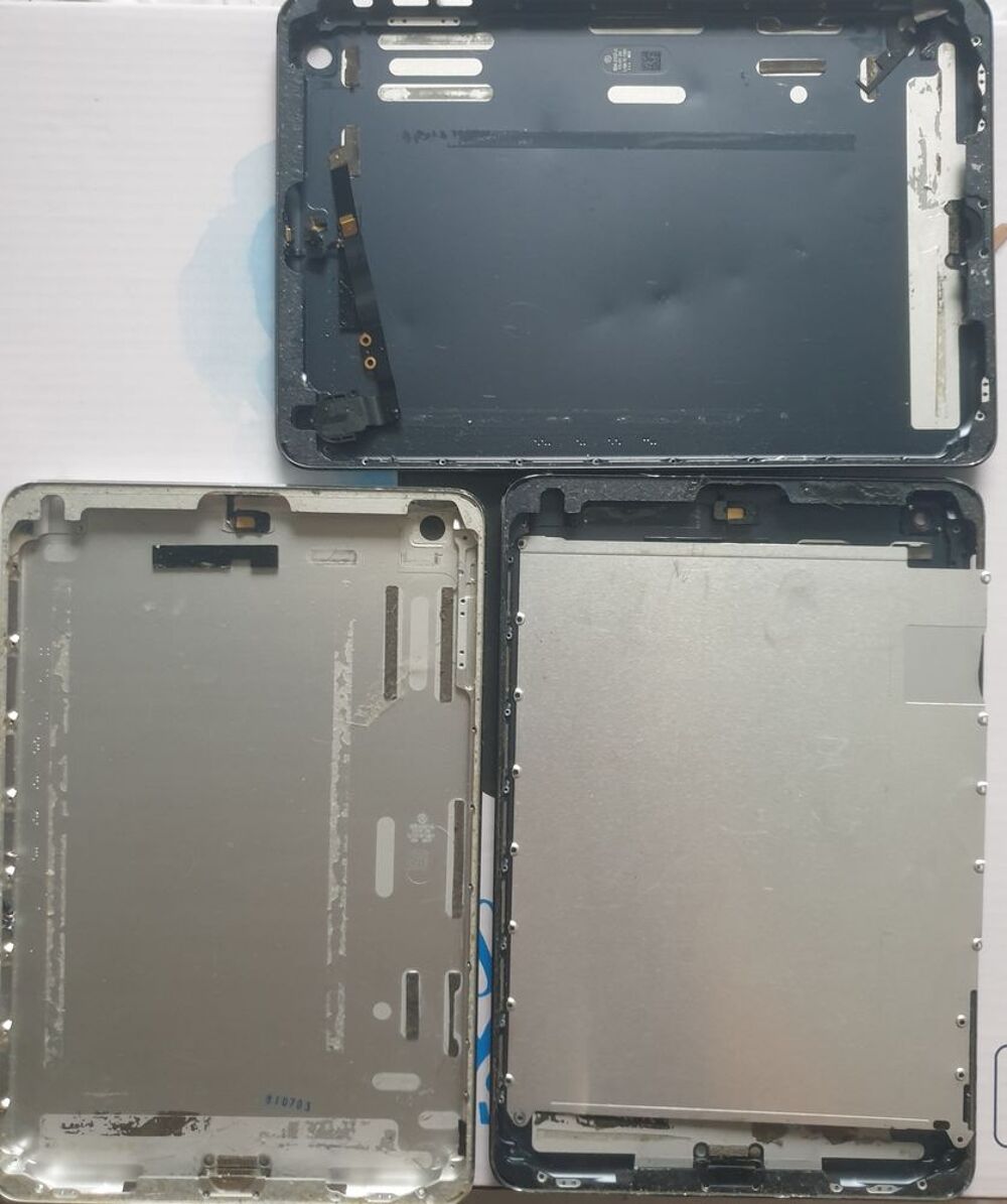 Lot de tablettes Apple pour pi&egrave;ces 2 Téléphones et tablettes