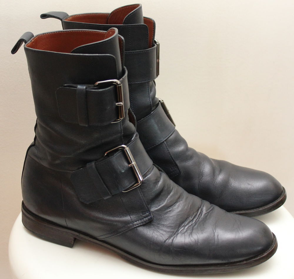 Michel Vivien
bottines Emerance double boucle taille 40 1/2 Chaussures